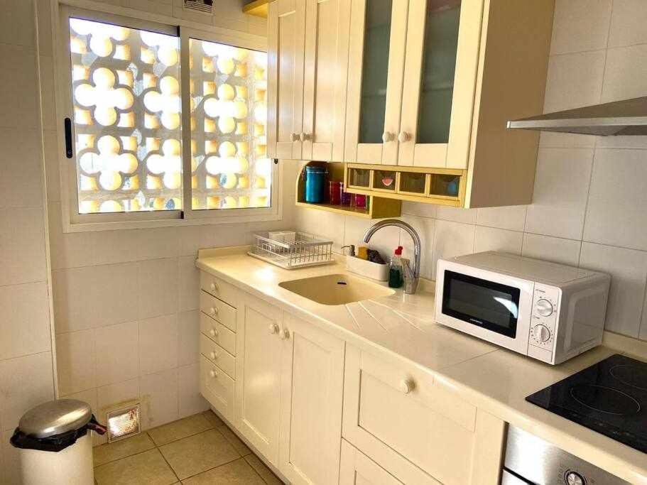 Apartamento Sea View By Solymar Holiday Torre Del Mar Kültér fotó