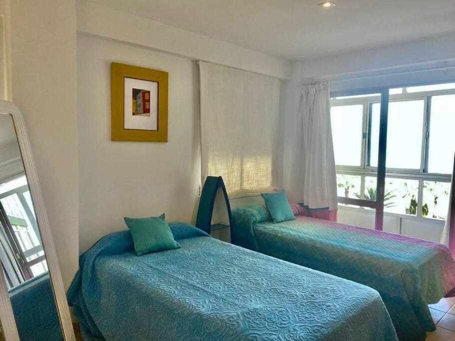 Apartamento Sea View By Solymar Holiday Torre Del Mar Kültér fotó
