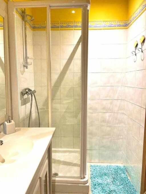 Apartamento Sea View By Solymar Holiday Torre Del Mar Kültér fotó