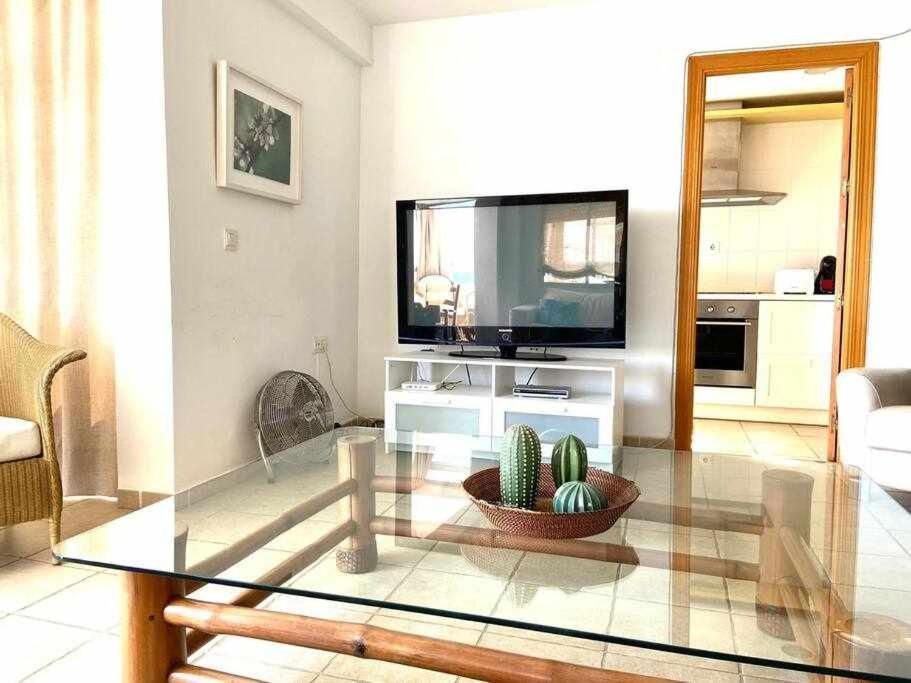 Apartamento Sea View By Solymar Holiday Torre Del Mar Kültér fotó